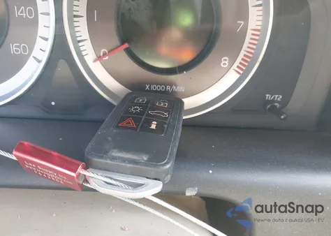 2013 Volvo Xc60 3.2/3.2 Platinum/3.2 Premier/3.2 Premier Plus z USA, uszkodzony, nr VIN YV4952DL4D2403480